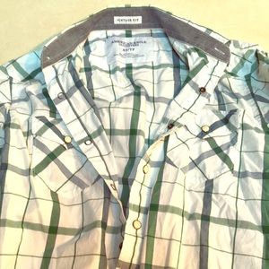 Men’s XS Vintage fit plaid button down